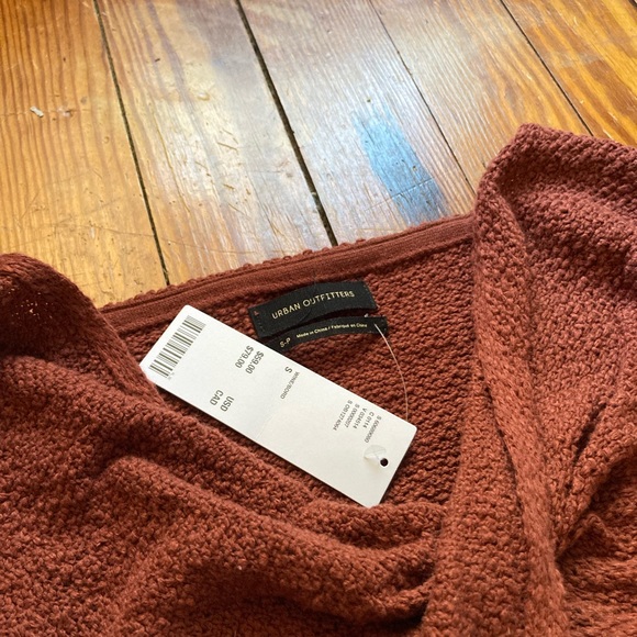 *Sold* NWT UO twist front sweater size S - Picture 2 of 5